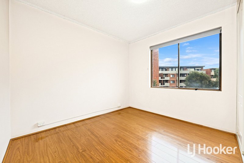 Photo - 4/20A Edwin Street, Regents Park NSW 2143 - Image 5