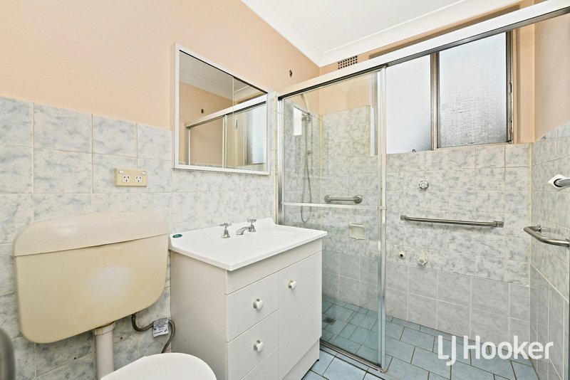 Photo - 4/20A Edwin Street, Regents Park NSW 2143 - Image 7