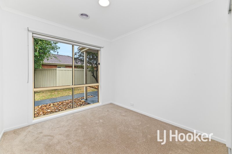 Photo - 4/21-23 Alma Road, Hampton Park VIC 3976 - Image 8