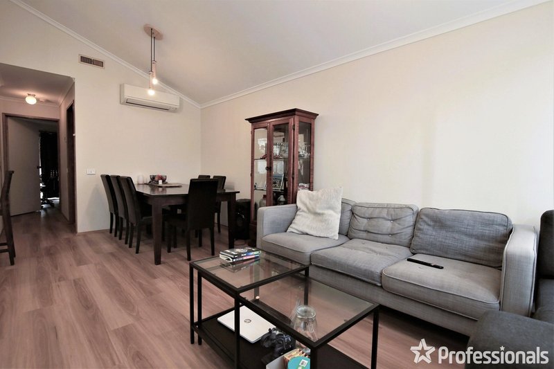 Photo - 4/21-23 Noble Street, Noble Park VIC 3174 - Image 3