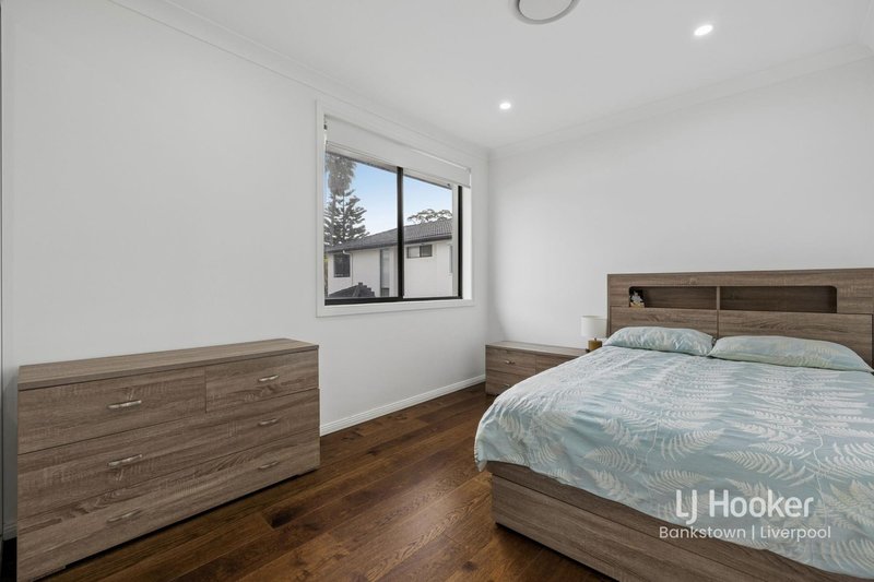 Photo - 4/21 Araluen Avenue, Moorebank NSW 2170 - Image 8