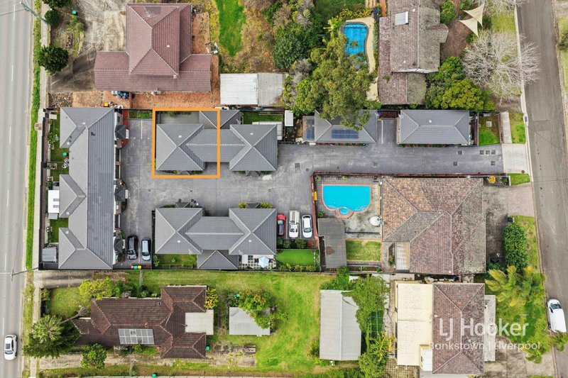 Photo - 4/21 Araluen Avenue, Moorebank NSW 2170 - Image 13