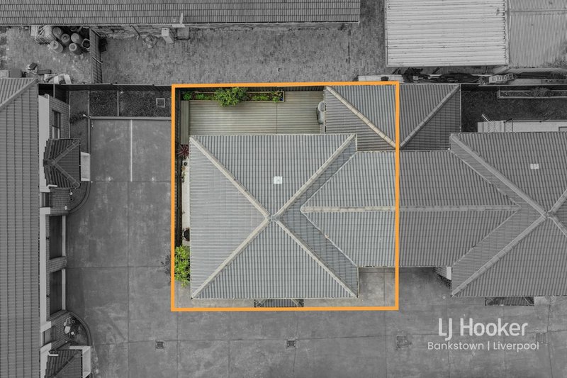 Photo - 4/21 Araluen Avenue, Moorebank NSW 2170 - Image 15