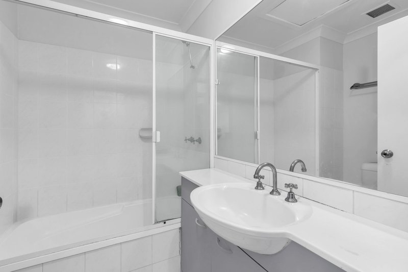 Photo - 4/21 Campbell Street, Toowong QLD 4066 - Image 8