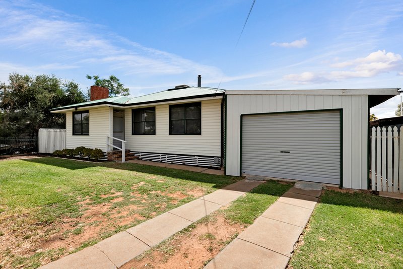 Photo - 421 Etiwanda Avenue, Mildura VIC 3500 - Image 2