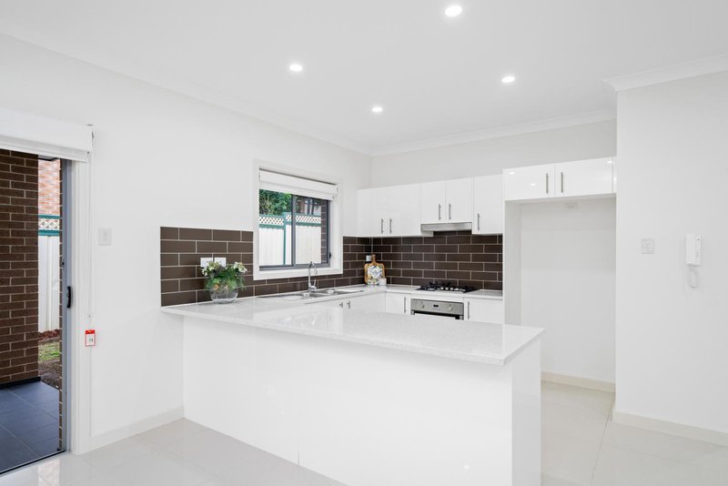 Photo - 4/21 Leemon Street, Condell Park NSW 2200 - Image 2