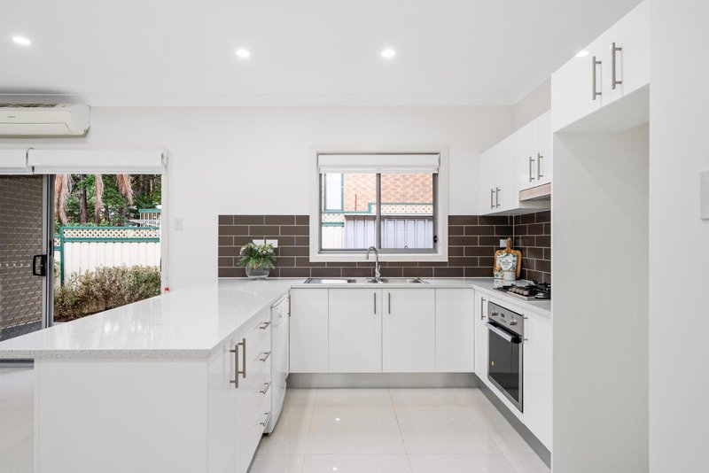 Photo - 4/21 Leemon Street, Condell Park NSW 2200 - Image 3