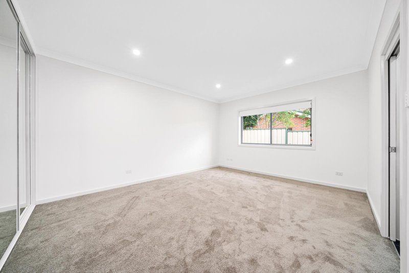 Photo - 4/21 Leemon Street, Condell Park NSW 2200 - Image 5