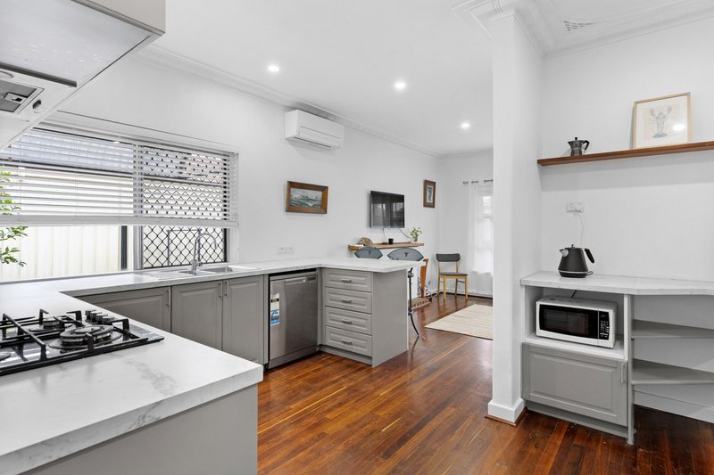 Photo - 421 Light Street, Dianella WA 6059 - Image 2