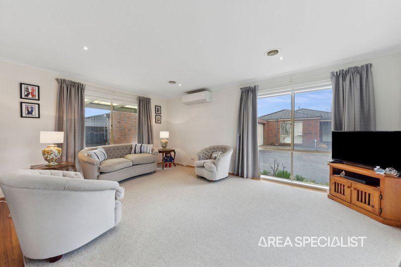 Photo - 4/21 Pakenham Road, Pakenham VIC 3810 - Image 2