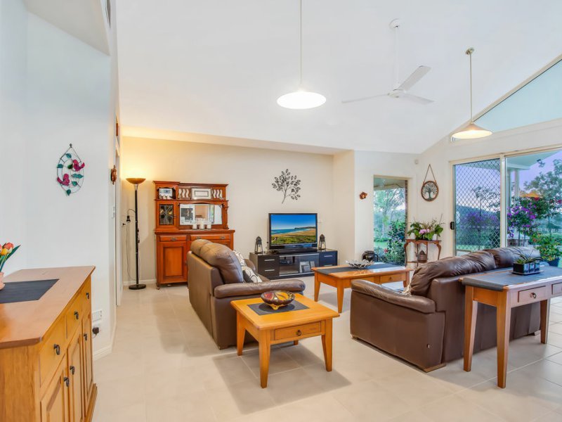 Photo - 421 San Fernando Drive, Worongary QLD 4213 - Image 8