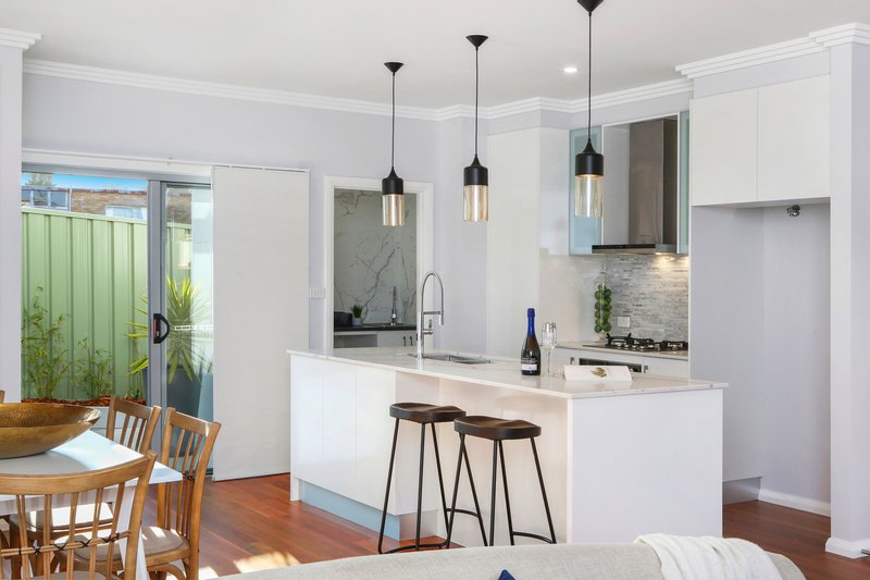 Photo - 4/210 Terrigal Drive, Terrigal NSW 2260 - Image 2