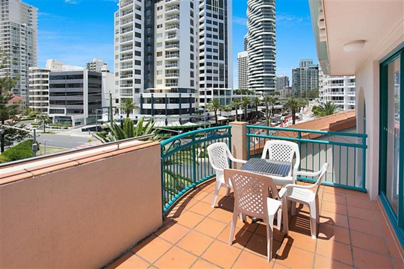 42/112 Surf Parade, Broadbeach QLD 4218