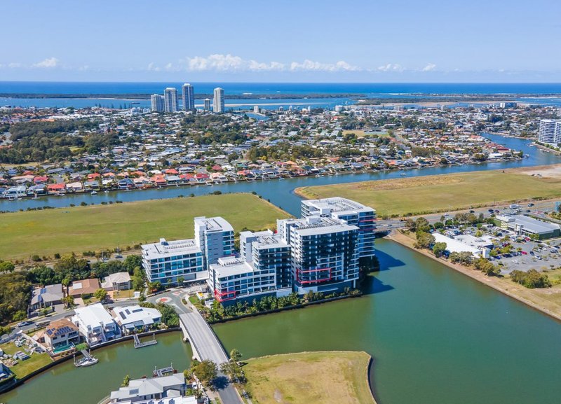 Photo - 4211/25-31 East Quay Drive, Biggera Waters QLD 4216 - Image 1
