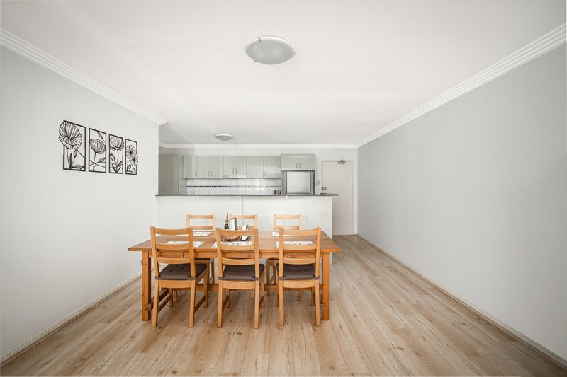 Photo - 42/12-18 Conie Avenue, Baulkham Hills NSW 2153 - Image 4