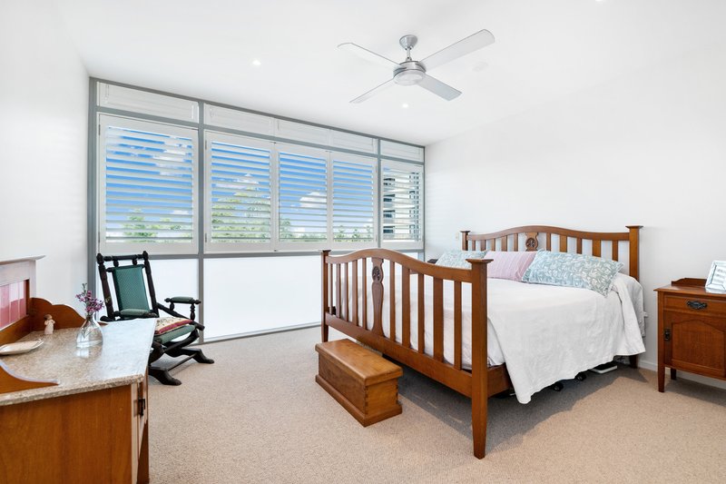 Photo - 4214/205 King Arthur Terrace, Tennyson QLD 4105 - Image 8