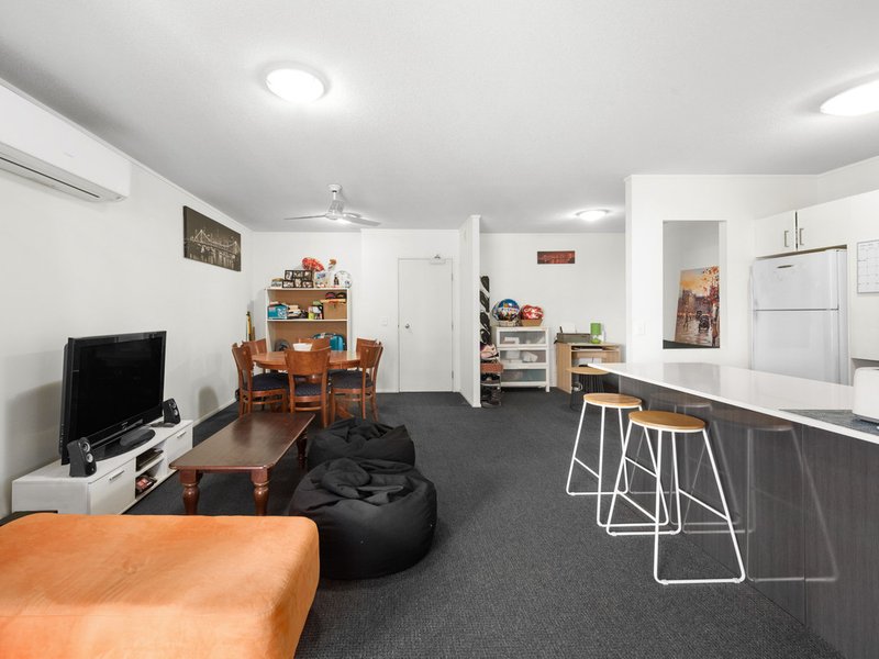 Photo - 42/15 Goodwin Street, Kangaroo Point QLD 4169 - Image 3