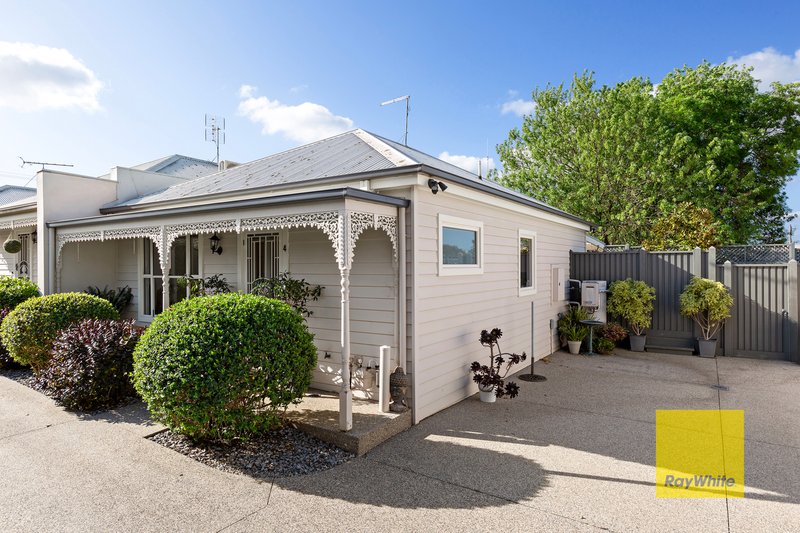 Photo - 4/215 High Street, Belmont VIC 3216 - Image 2