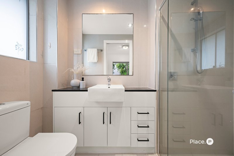 Photo - 4/215 Wellington Road, East Brisbane QLD 4169 - Image 9