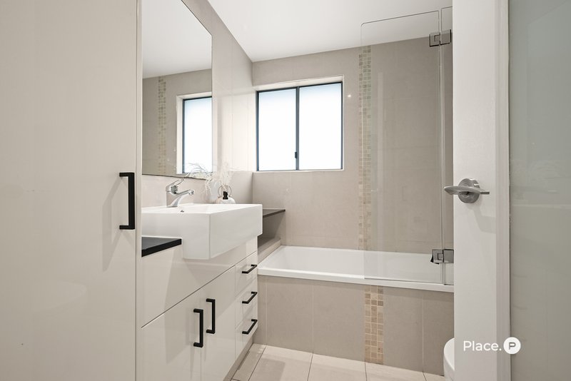 Photo - 4/215 Wellington Road, East Brisbane QLD 4169 - Image 12