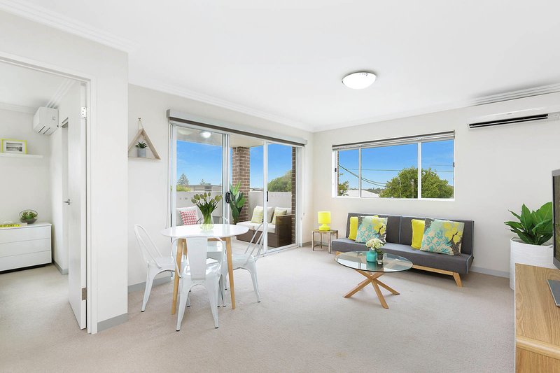 Photo - 4/22-24 Shackel Ave , Brookvale NSW 2100 - Image