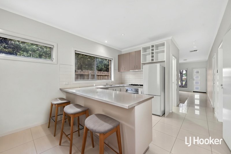 Photo - 4/22-24 Stawell Street, Werribee VIC 3030 - Image 3