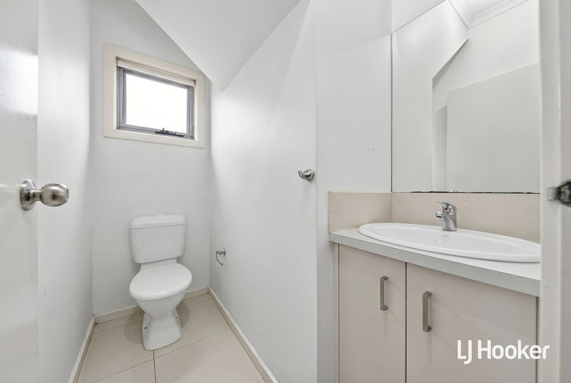 Photo - 4/22-24 Stawell Street, Werribee VIC 3030 - Image 11