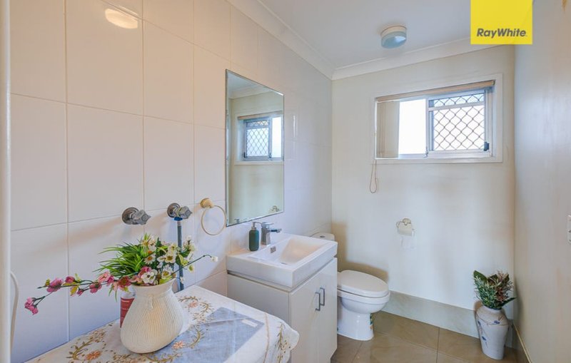 Photo - 4/22 Aquila Court, Mermaid Waters QLD 4218 - Image 6