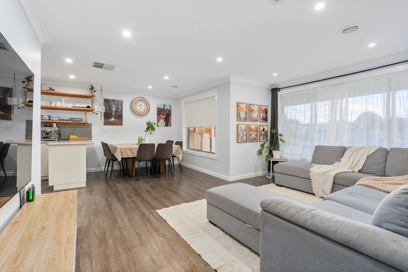 Photo - 422 Bownds Street, Lavington NSW 2641 - Image 5