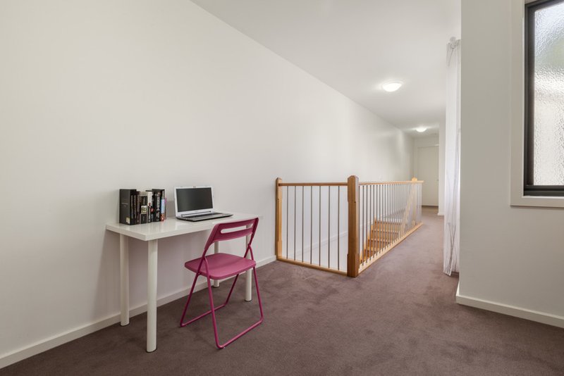 Photo - 4/22 Burns Avenue, Clayton South VIC 3169 - Image 2