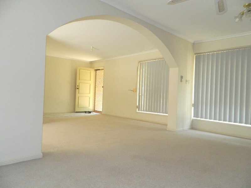 Photo - 4/22 Buttler Street, Bellbird Park QLD 4300 - Image 4