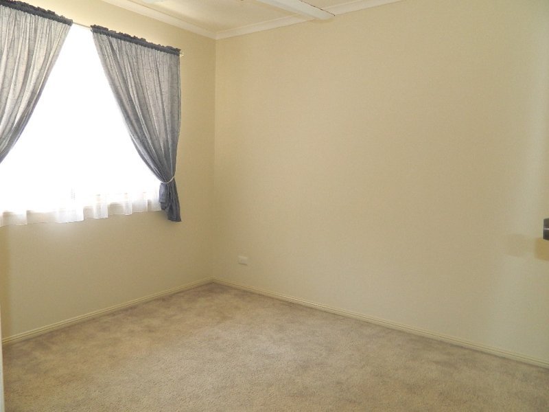 Photo - 4/22 Buttler Street, Bellbird Park QLD 4300 - Image 11