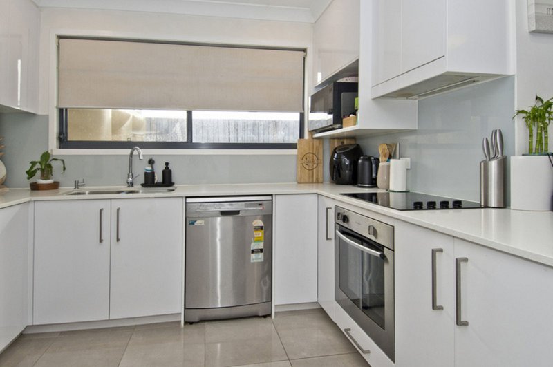 Photo - 4/22 Careel Close, Helensvale QLD 4212 - Image 3