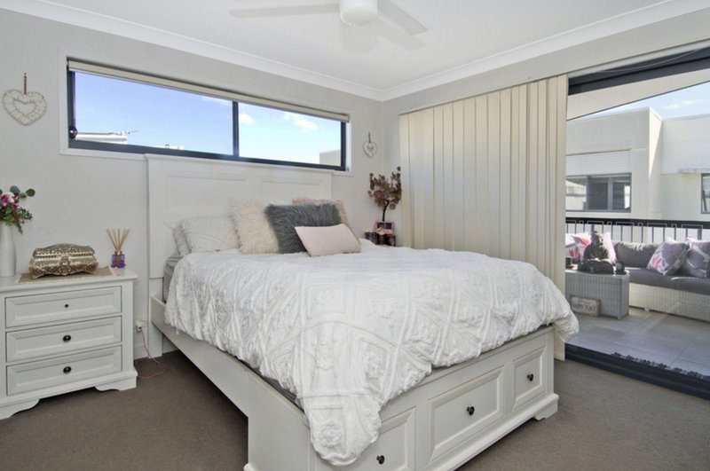 Photo - 4/22 Careel Close, Helensvale QLD 4212 - Image 9
