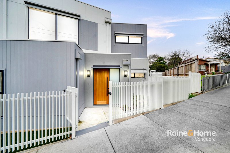 Photo - 4/22 Dorrington Avenue, Reservoir VIC 3073 - Image 1