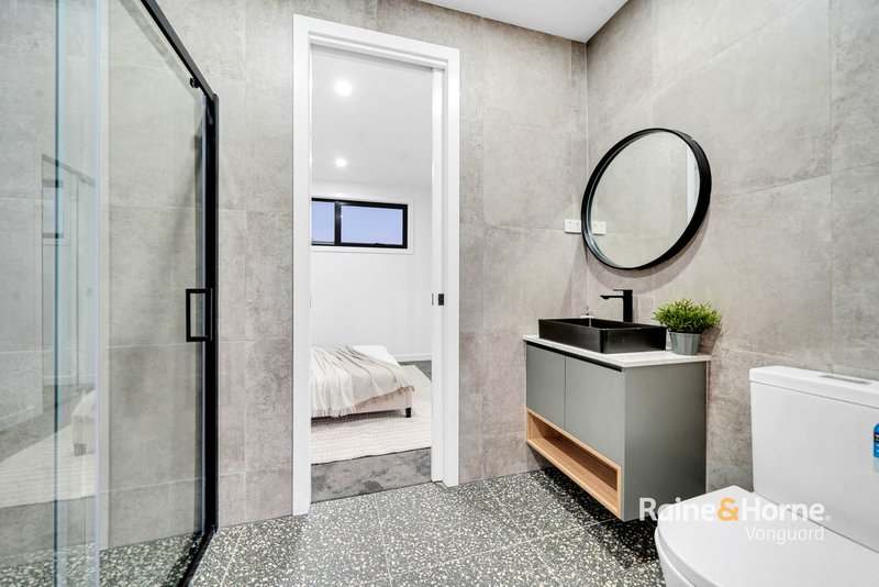 Photo - 4/22 Dorrington Avenue, Reservoir VIC 3073 - Image 9