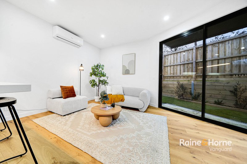 Photo - 4/22 Dorrington Avenue, Reservoir VIC 3073 - Image 17