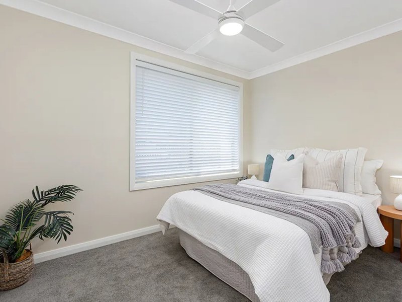Photo - 4/22 Emily Street, Marks Point NSW 2280 - Image 9