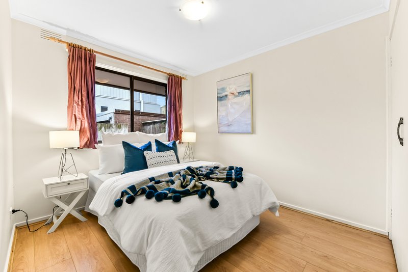 Photo - 4/22 Golf Links Avenue, Oakleigh VIC 3166 - Image 5