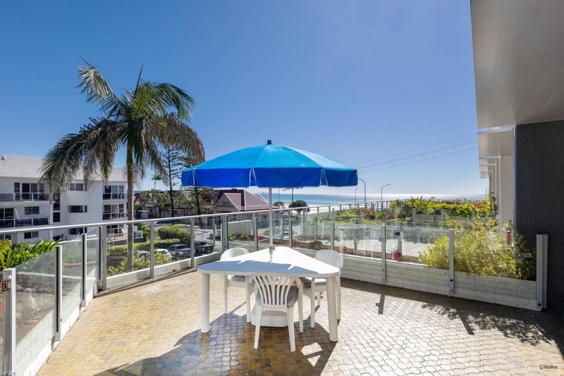 Photo - 4/22 Marine Parade, Coolangatta QLD 4225 - Image 2