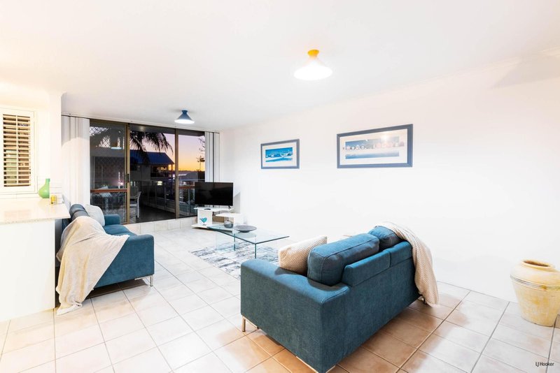 Photo - 4/22 Marine Parade, Coolangatta QLD 4225 - Image 11