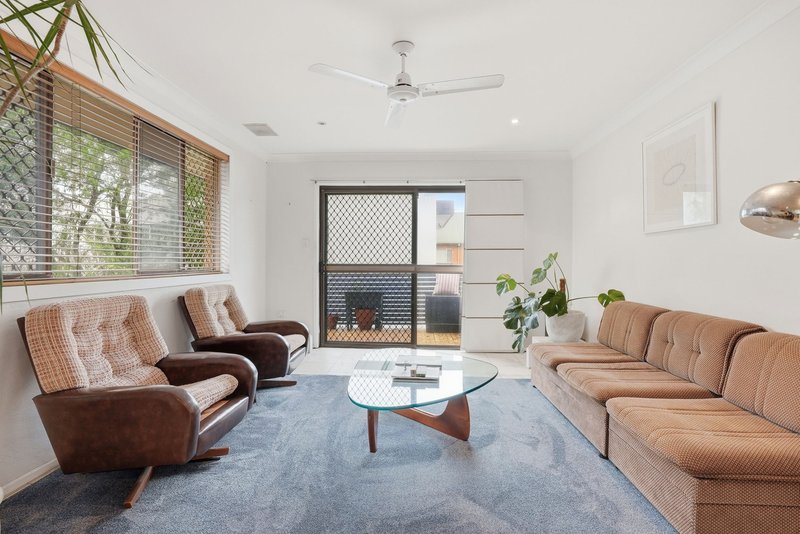 Photo - 4/22 Mawarra Street, Palm Beach QLD 4221 - Image 4