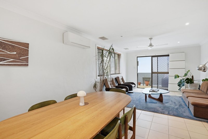 Photo - 4/22 Mawarra Street, Palm Beach QLD 4221 - Image 6