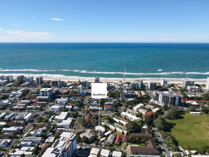 Photo - 4/22 Mawarra Street, Palm Beach QLD 4221 - Image 16