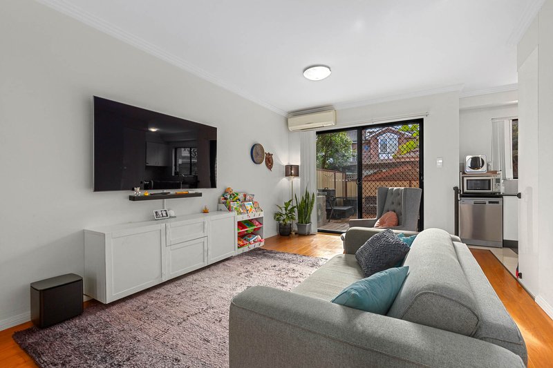 Photo - 4/22 Paris Street, Carlton NSW 2218 - Image 2