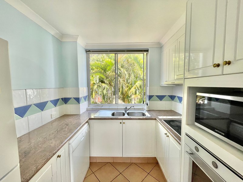 Photo - 42/28 Chairlift Avenue, Mermaid Beach QLD 4218 - Image 4
