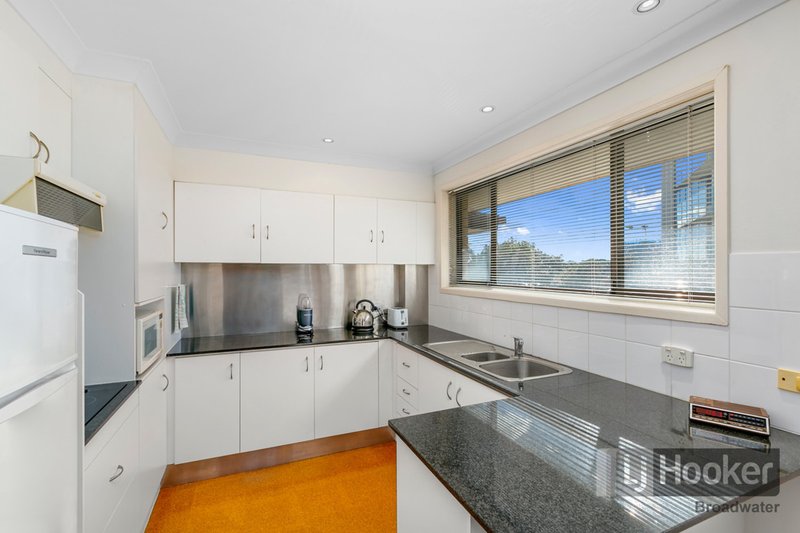 Photo - 4/228 Marine Parade, Labrador QLD 4215 - Image 2