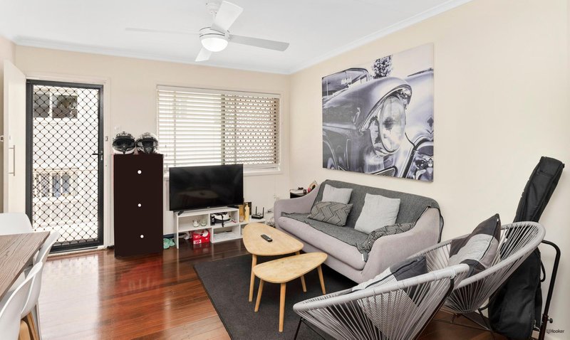 Photo - 4/23 Darrambal Street, Surfers Paradise QLD 4217 - Image 1