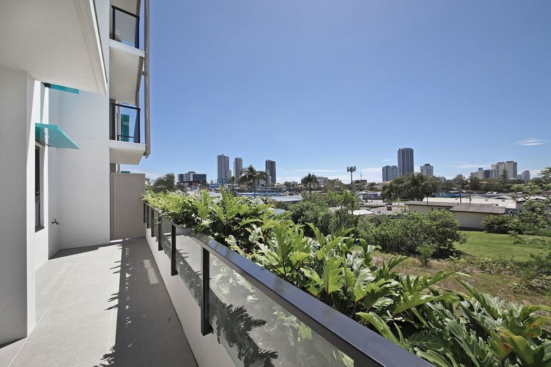 Photo - 4/23 Minnie Street, Southport QLD 4215 - Image 9