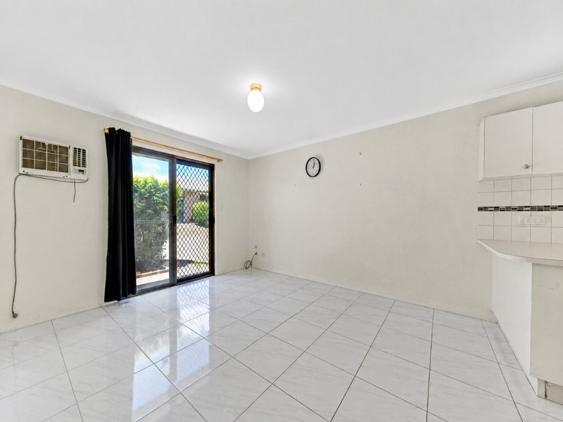 Photo - 4/23 Monash Road, Loganlea QLD 4131 - Image 2